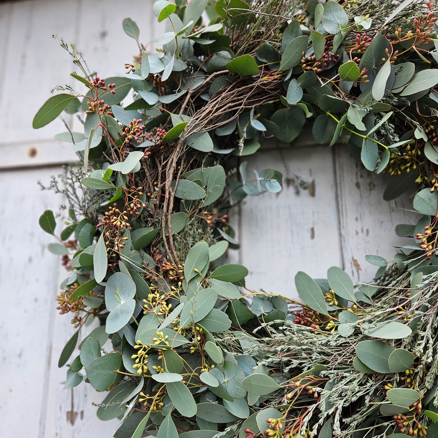 Wreath for and d'Dier made from 2 types of eucalyptus on threshed thyme