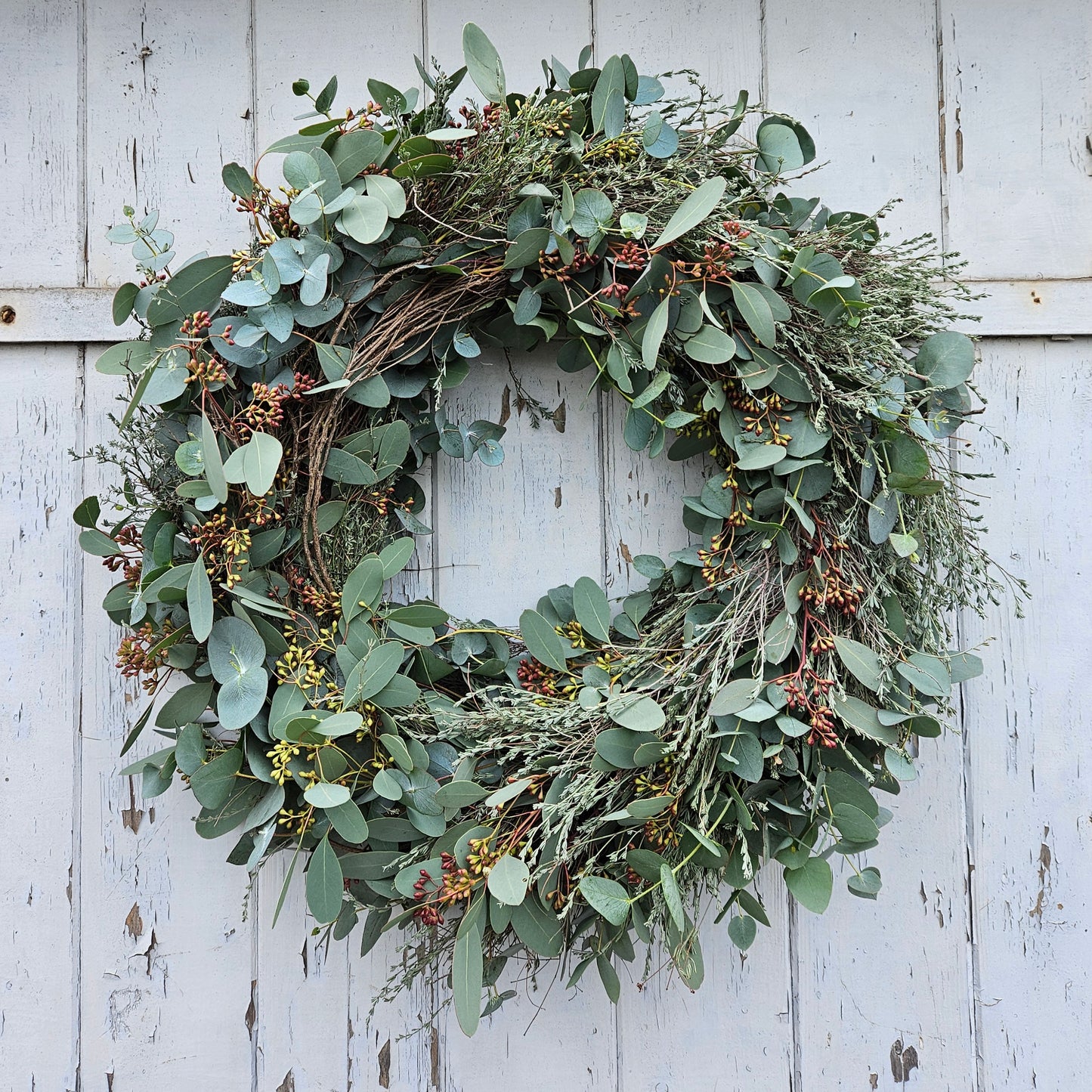 Wreath for and d'Dier made from 2 types of eucalyptus on threshed thyme