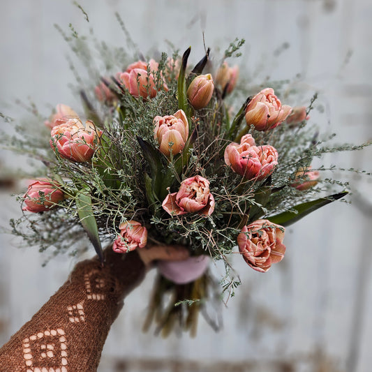 VIP Double Brownie-Tulpenbouquet ( Dese Bouquet MUSS min.5 Deeg am Virauser bestallt gin et sei denn Dir sidd flexibel mat der Zort vun den Tulpen, dann geht et och 2-3 Deeg virdrun)